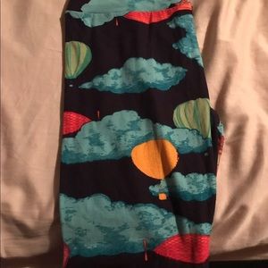 Lula roe OS leggings, black with hot air balloons